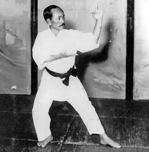 "Gichin-Funakoshi", maitre de karaté, fondateur du style shotokan